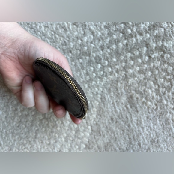 Louis Vuitton vintage authentic coin purse - Picture 7 of 7